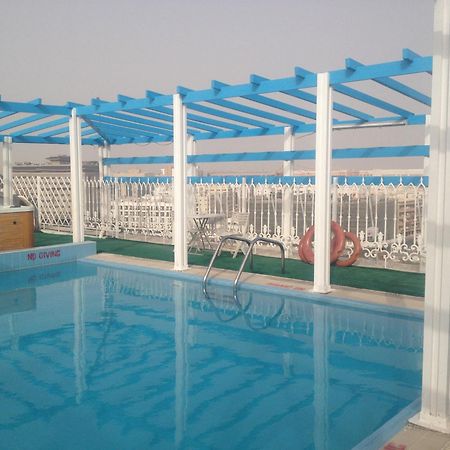 Dream Palace Hotel Дубай Экстерьер фото