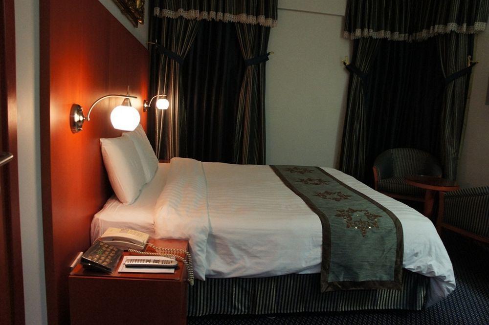 Dream Palace Hotel Дубай Экстерьер фото
