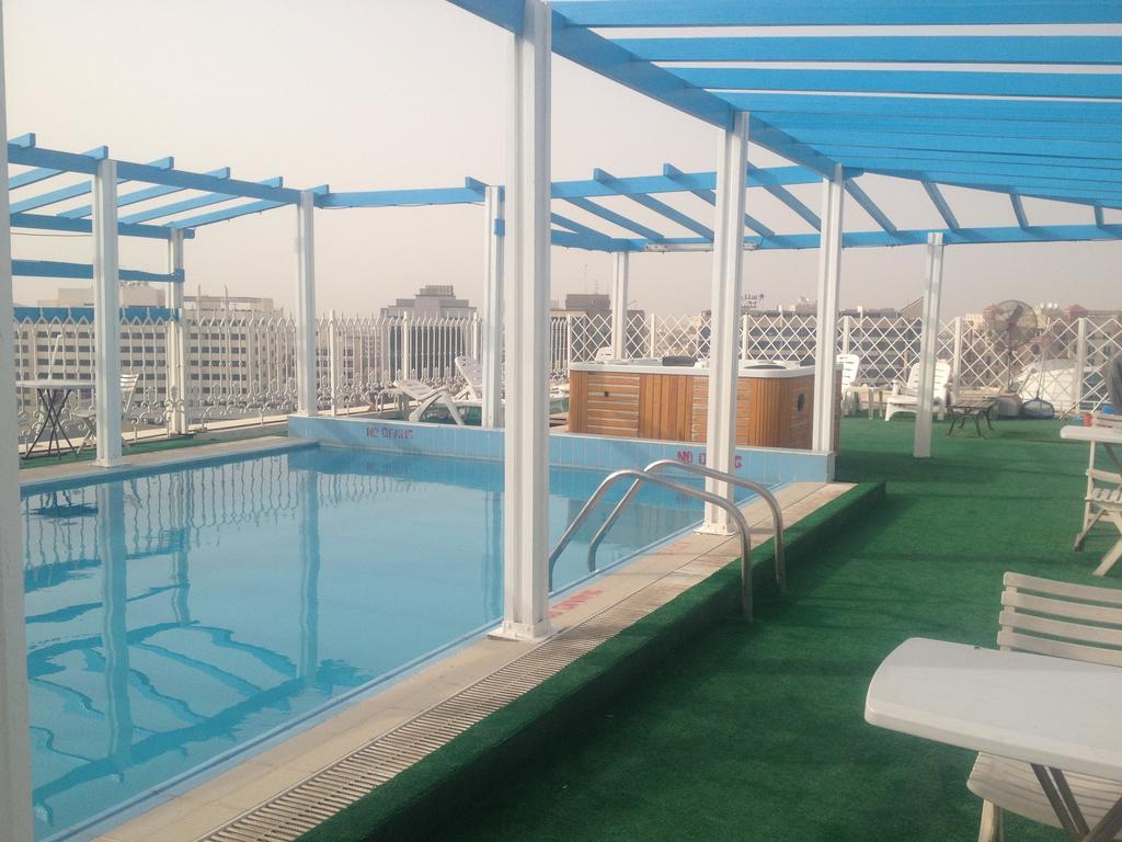 Dream Palace Hotel Дубай Экстерьер фото