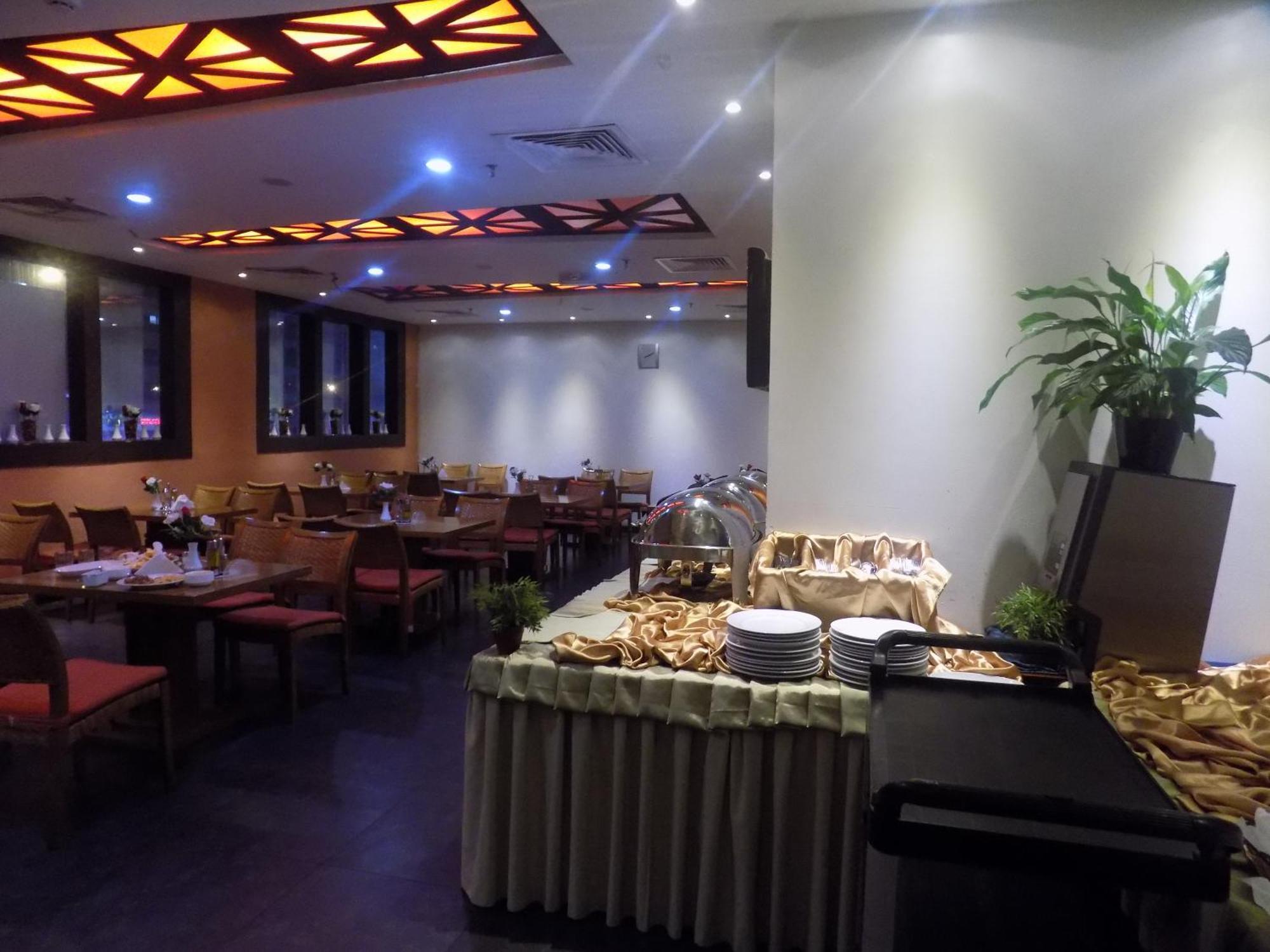 Dream Palace Hotel Дубай Экстерьер фото
