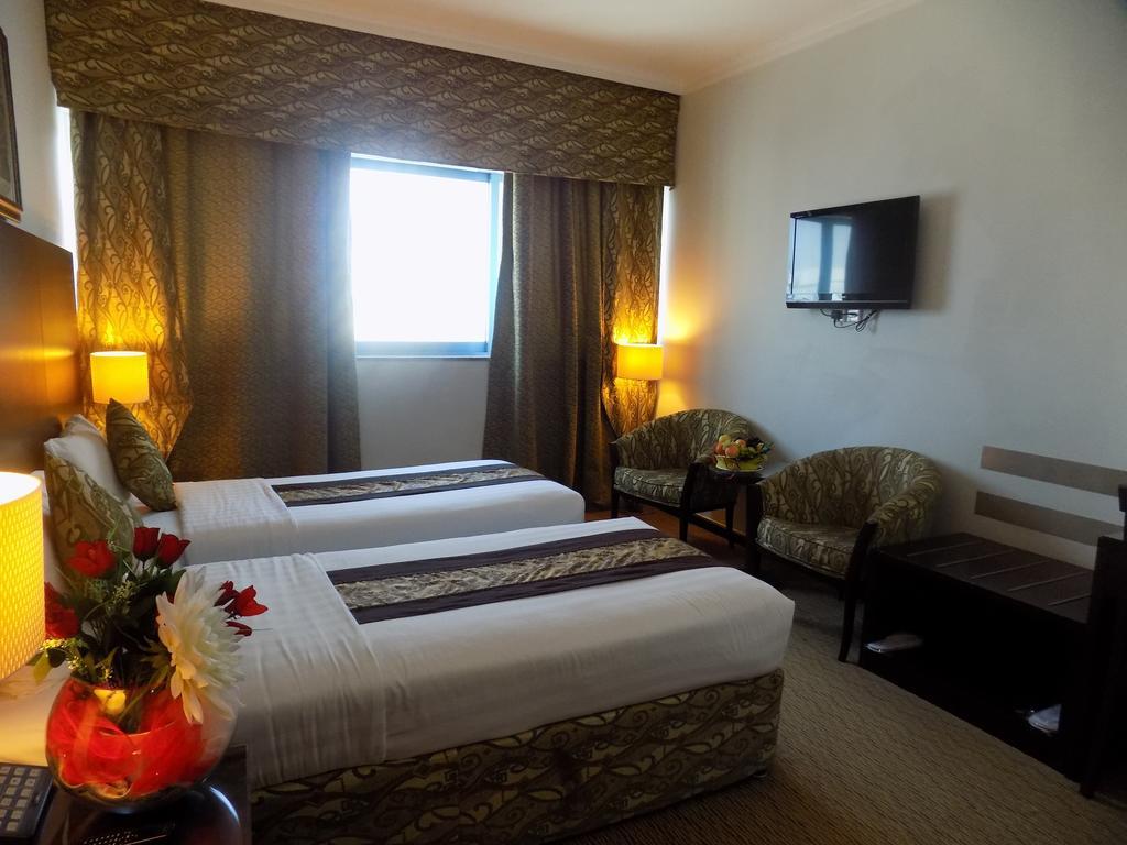 Dream Palace Hotel Дубай Экстерьер фото