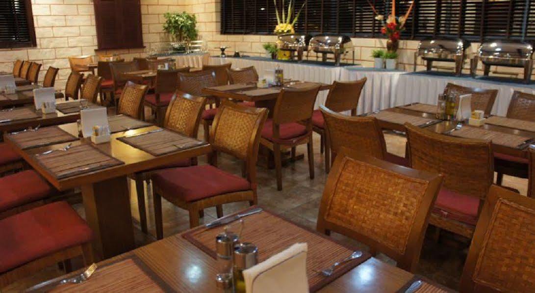 Dream Palace Hotel Дубай Экстерьер фото