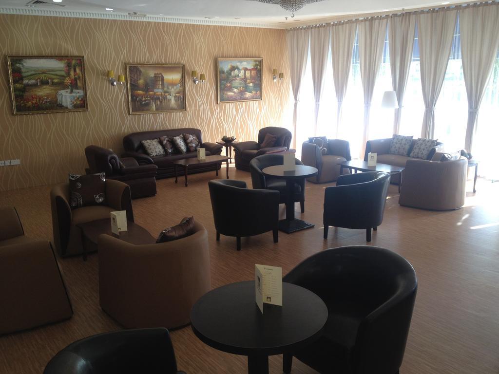 Dream Palace Hotel Дубай Экстерьер фото