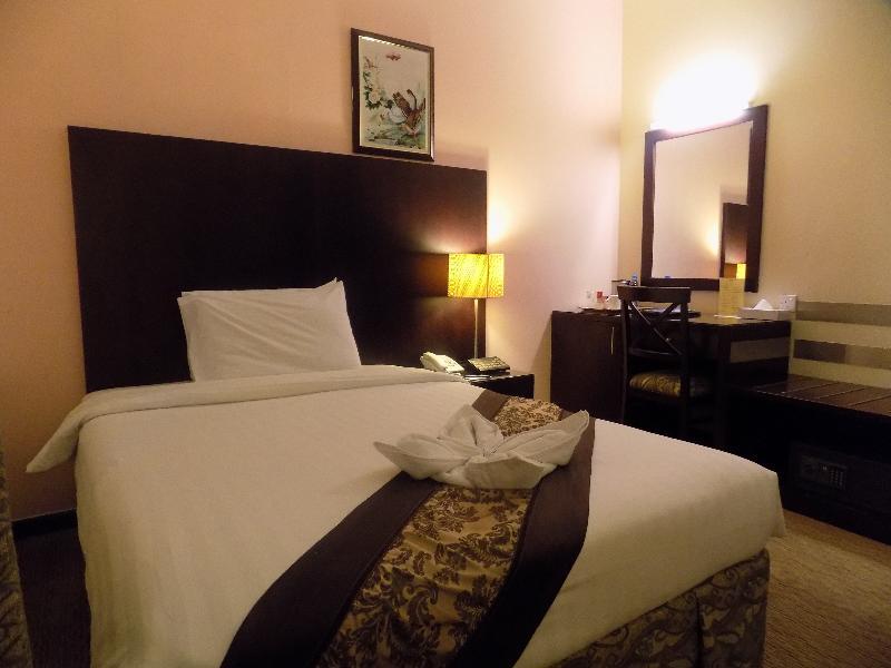 Dream Palace Hotel Дубай Экстерьер фото